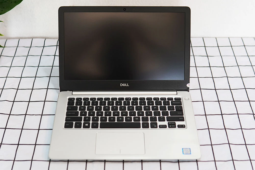 Dell Inspiron 5370 - Dell 5370 a Sleek and High Performance in Low Budget