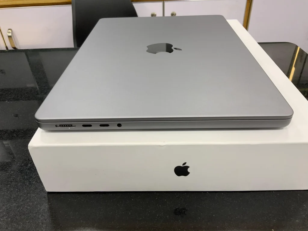 Apple MacBook Pro Specifications – Design, Display, Performance, Connectivity, Ports and Battery Life